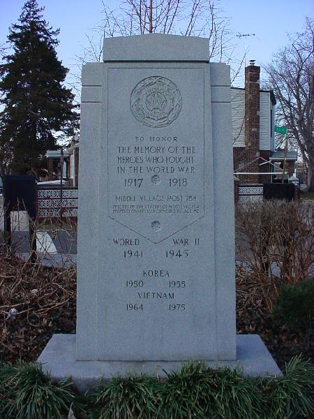 Zoom on the image : Middle Village War Memorial
